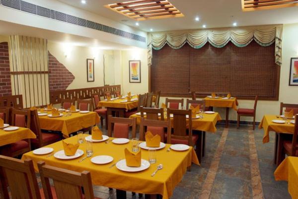 P R Pride Inn Puducherry Zewnętrze zdjęcie