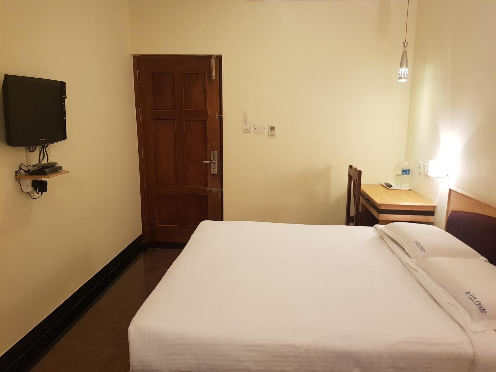 P R Pride Inn Puducherry Zewnętrze zdjęcie